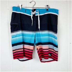 Quiksilver Boardshorts Size 36
